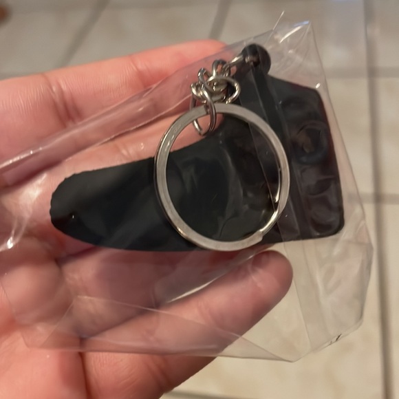 Keychain✨ - Picture 2 of 2